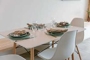 Modern Studio With Seaview and Parking