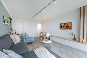 Modern Studio With Seaview and Parking