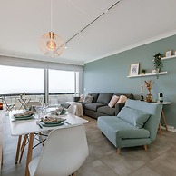 Modern Studio With Seaview and Parking