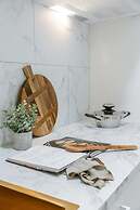 Modern Studio With Seaview and Parking