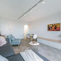 Modern Studio With Seaview and Parking