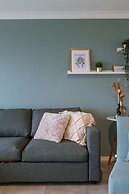 Modern Studio With Seaview and Parking