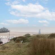 Modern Studio With Seaview and Parking