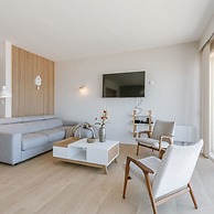 Bright Seaview Apartment in Oostende