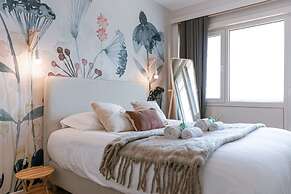 Bright Seaview Apartment in Oostende