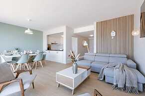 Bright Seaview Apartment in Oostende