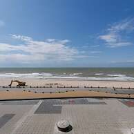 Bright Seaview Apartment in Oostende