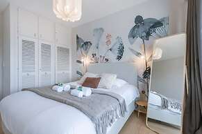 Bright Seaview Apartment in Oostende