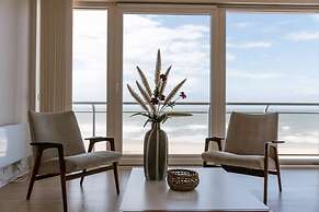 Bright Seaview Apartment in Oostende