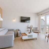 Bright Seaview Apartment in Oostende