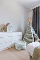 Bright Seaview Apartment in Oostende