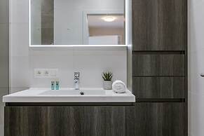 Bright Seaview Apartment in Oostende