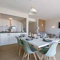 Bright Seaview Apartment in Oostende