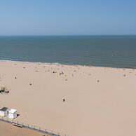 Frontal Seaview Apartment in Ostend