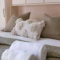 Bright Apartment With 2 Terraces Close to Beach