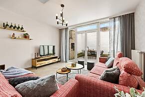 Spacious House With 3 Terraces