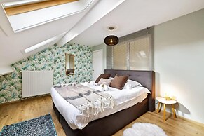 Spacious House With 3 Terraces