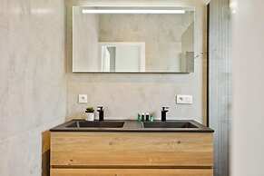 Spacious House With 3 Terraces