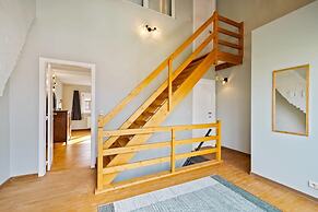 Spacious House With 3 Terraces