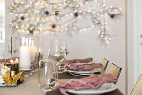 Spacious House With 3 Terraces