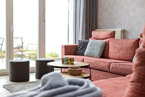 Spacious House With 3 Terraces