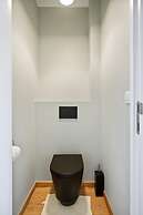 Spacious House With 3 Terraces