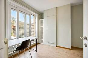 Spacious House With 3 Terraces