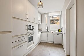 Spacious House With 3 Terraces