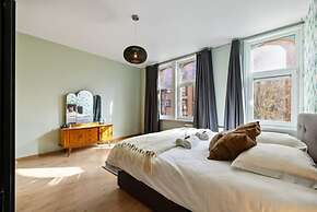 Spacious House With 3 Terraces