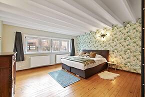 Spacious House With 3 Terraces