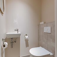 Lovely new Apartment Within the Historic Vives University Site in Oste