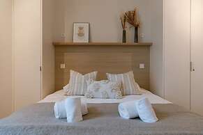 Lovely new Apartment Within the Historic Vives University Site in Oste