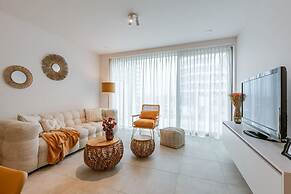 Lovely new Apartment Within the Historic Vives University Site in Oste