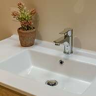 Lovely new Apartment Within the Historic Vives University Site in Oste