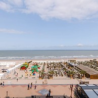 Frontal Seaview Apartment in Blankenberge