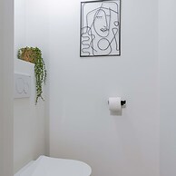 Cosy Bohemian Decorated Apartment With Terrace