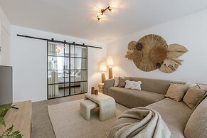 Cosy Bohemian Decorated Apartment With Terrace