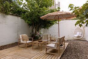 Cosy Bohemian Decorated Apartment With Terrace