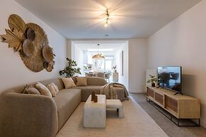 Cosy Bohemian Decorated Apartment With Terrace