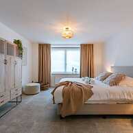 Cosy Bohemian Decorated Apartment With Terrace