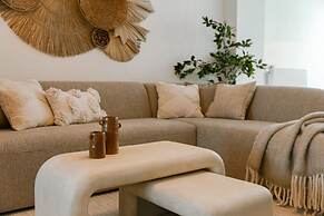 Cosy Bohemian Decorated Apartment With Terrace