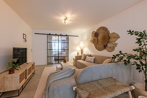 Cosy Bohemian Decorated Apartment With Terrace