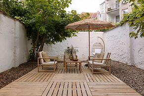 Cosy Bohemian Decorated Apartment With Terrace