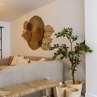 Cosy Bohemian Decorated Apartment With Terrace