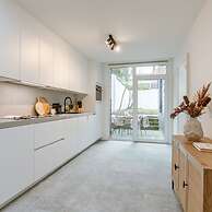 Cosy Bohemian Decorated Apartment With Terrace