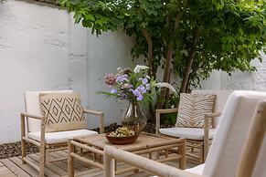 Cosy Bohemian Decorated Apartment With Terrace