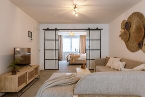 Cosy Bohemian Decorated Apartment With Terrace