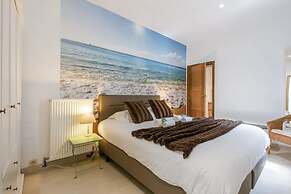 Spacious Apartment With Terrace in Ostend