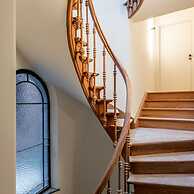 Stylishly Renovated Apartment With City View