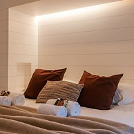 Spacious Apartment With Parking on Prime Location